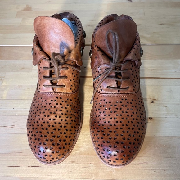 Patricia Nash Women's Sabrina Ankle Boot - Picture 4 of 13